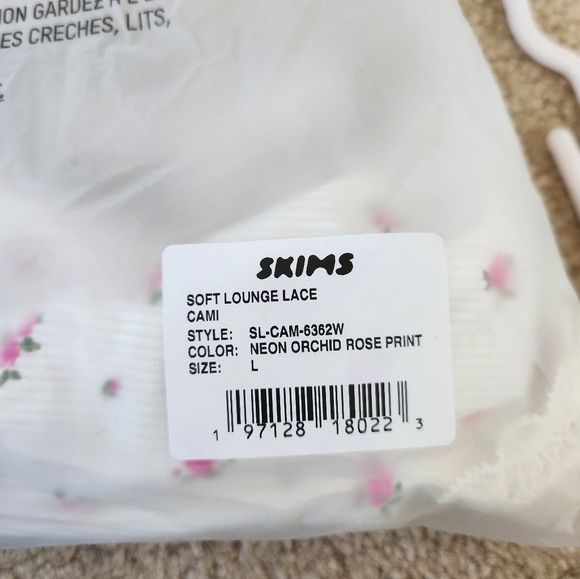 SKIMS Soft Lounge Lace Tank in Neon Orchid Rose Print - Size Large - Picture 4 of 4